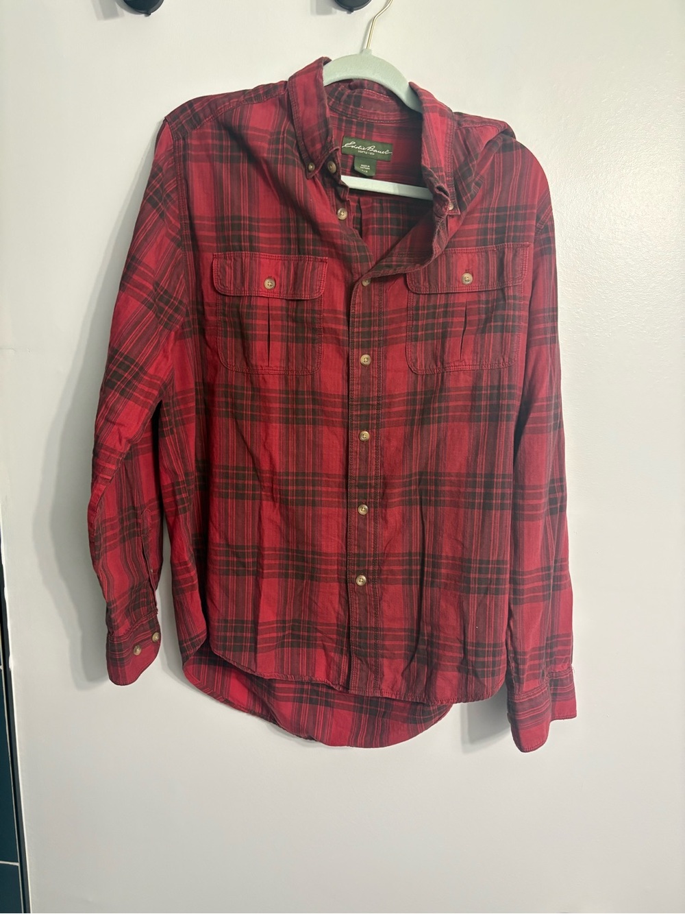 Eddie Bauer Red Plaid Button-Up Shirt size L Cassual work weekend cotton men’s